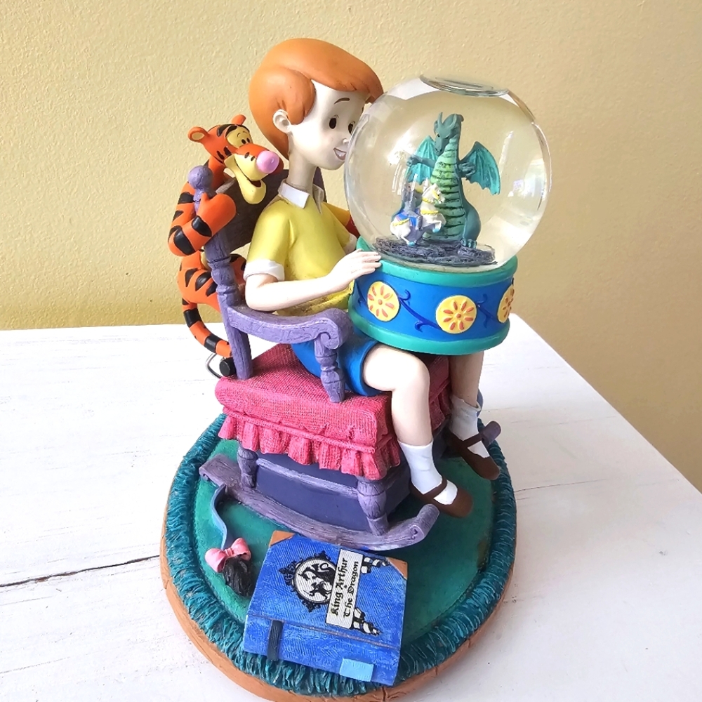 Disney Winnie The Pooh Christopher Robin King Arthur & Dragon Musical Snow Globe